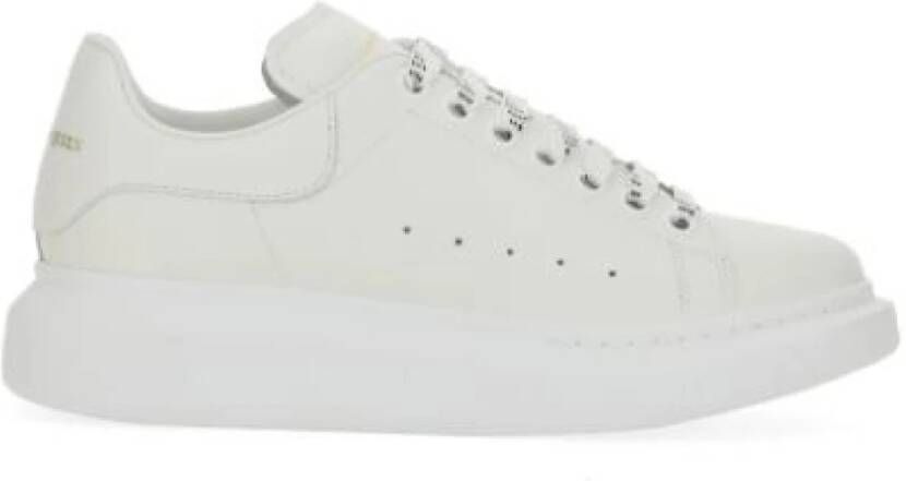 Alexander McQueen Witte platte schoenen