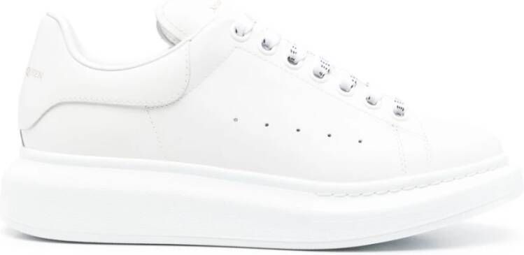 Alexander McQueen Witte Veterschoenen met Geperforeerde Details