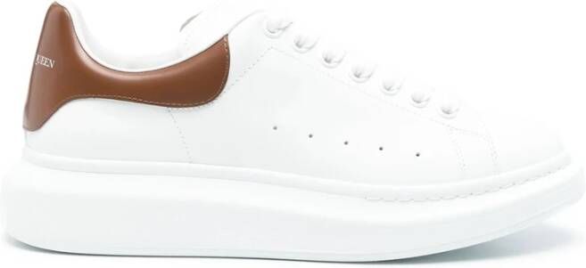 Alexander McQueen Witte Vetersneaker met Oversized Zool