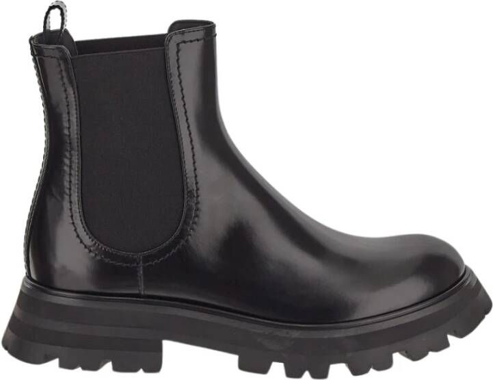 Alexander mcqueen Zwarte platte schoenen met uitlopende lug zool Black Dames