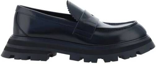 Alexander McQueen Zwarte leren loafers met verlengde neus
