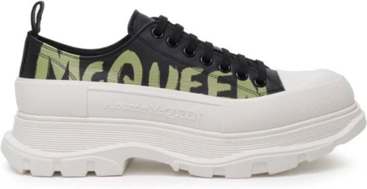 alexander mcqueen Zwarte Tread Sneakers met Contrasterend Logo Black Heren