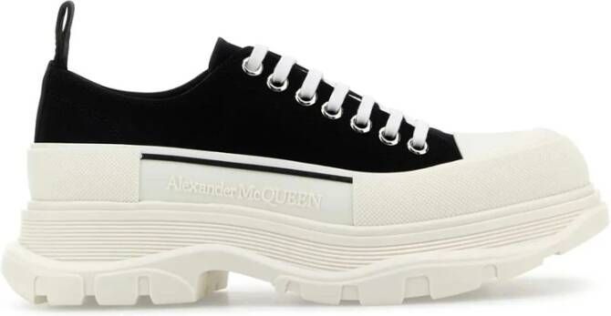 Alexander McQueen Zwarte Veterschoenen met Dikke Zool