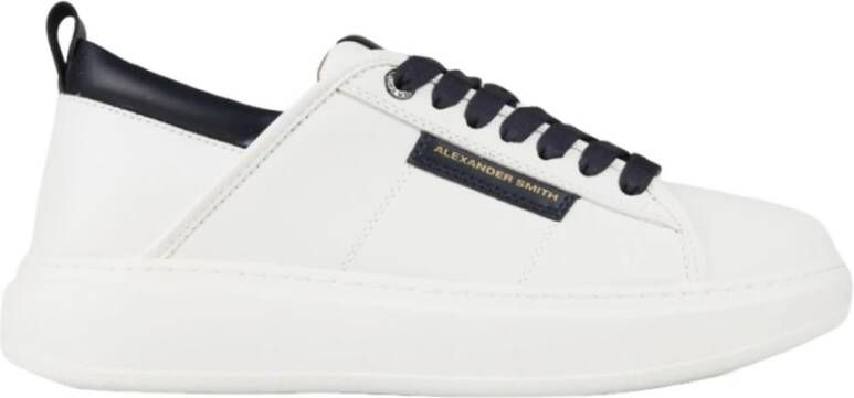 Alexander Smith Witte EcoWembley Sneakers met Blauwe Hiel