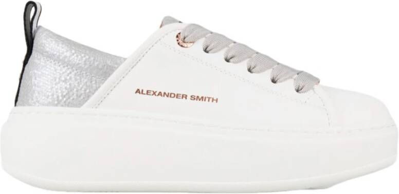 Alexander Smith Witte EcoWembley Sneakers met Zilveren Detail