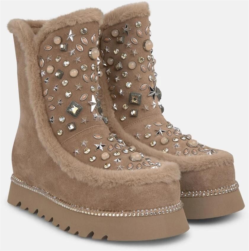Alma EN Pena Bontlaars met studs