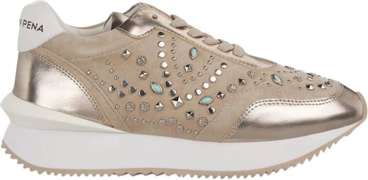 Alma EN Pena Glanzende sneaker met studs