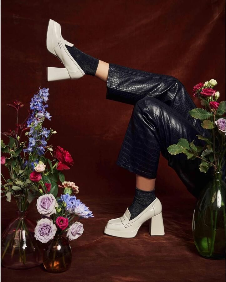 Alma en Pena Pumps met vierkante neus en blokhak Brown Dames