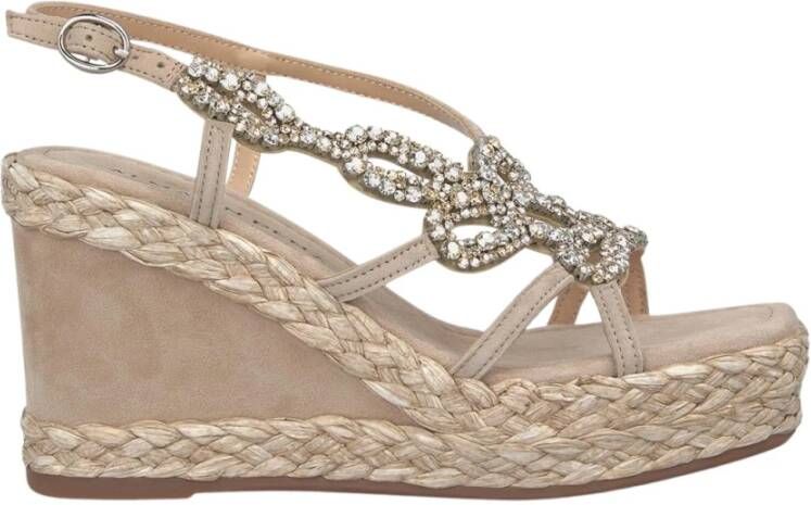 Alma en Pena Gevlochten sleehak sandaal met versieringen Beige Dames