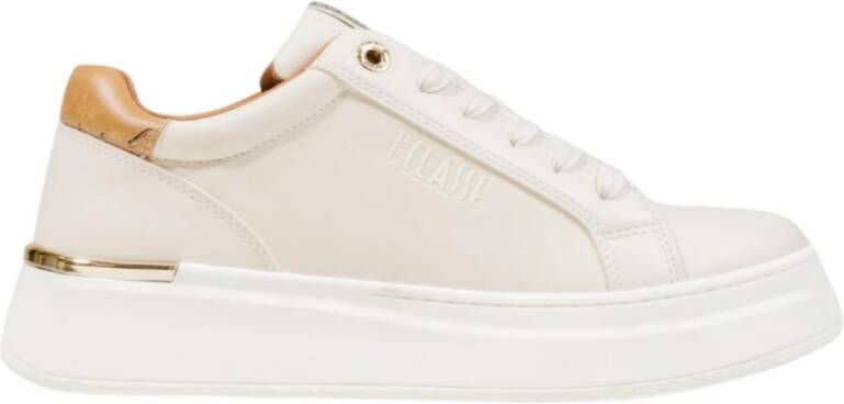 Alviero Martini 1a Classe Moderne damessneakers met metalen detail