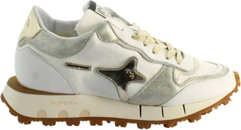 AMA BRAND DELUXE Lage Sneakers Dames S.run W Maat: 39 Materiaal: Leer Kleur: Goud