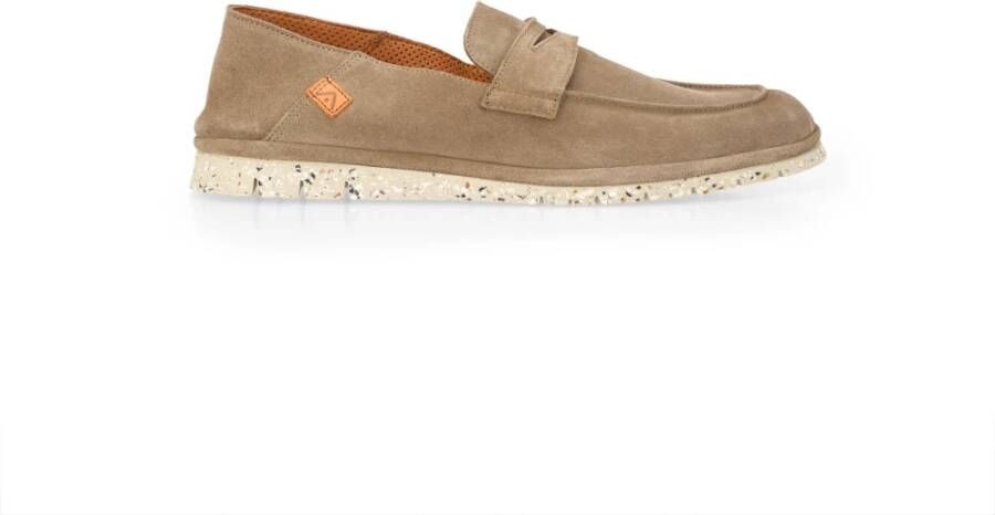 Ambitious Amber Suède Loafer
