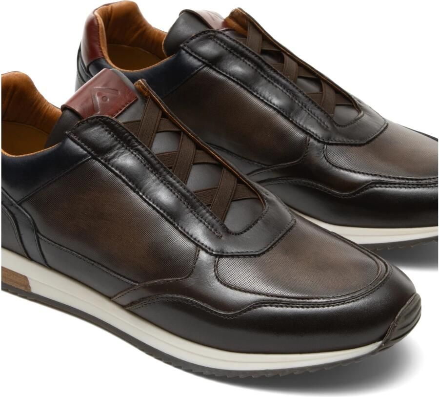 Ambitious Slow Laceless Sneaker