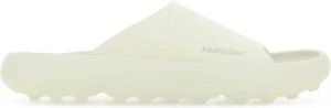 Ambush Witte rubberen slippers Wit Heren