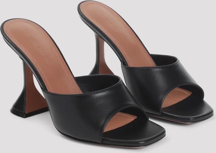 Amina Muaddi Zwarte Leren Sandalen Verhoog Je Stijl - Foto 6