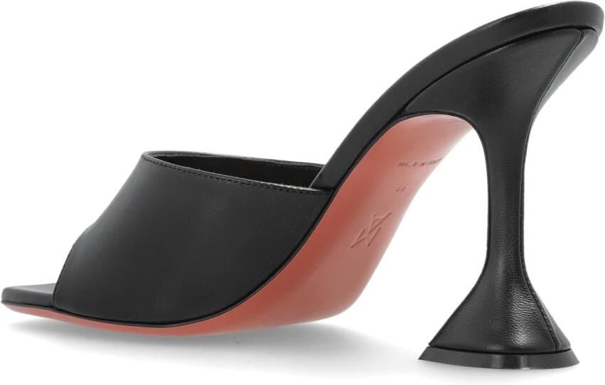 Amina Muaddi Zwarte Leren Sandalen Verhoog Je Stijl - Foto 4