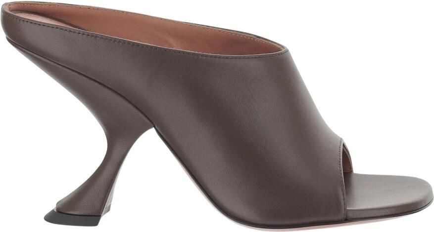 Amina Muaddi Uma Sandalen