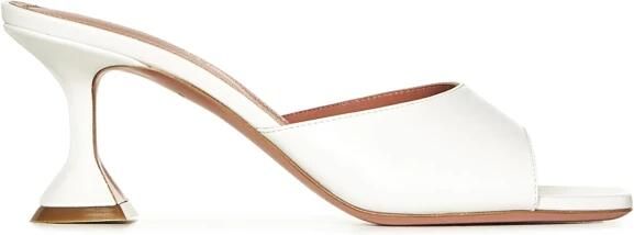 Amina Muaddi Witte Sandalen met Zandloper Hak