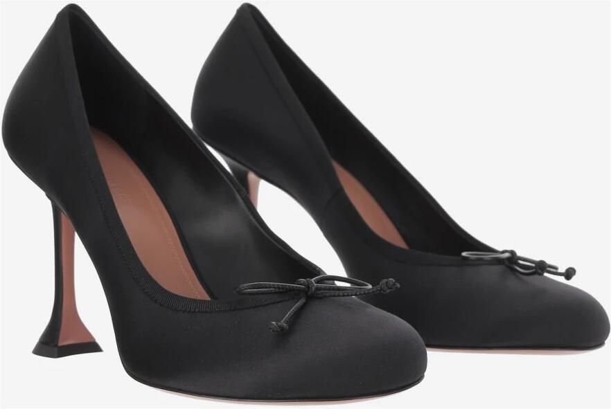 Amina Muaddi Zwarte Satijnen Ronde Neus Pumps