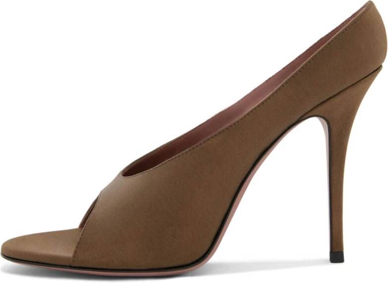 Amina Muaddi Elegante Mocha Satijnen Sandalen