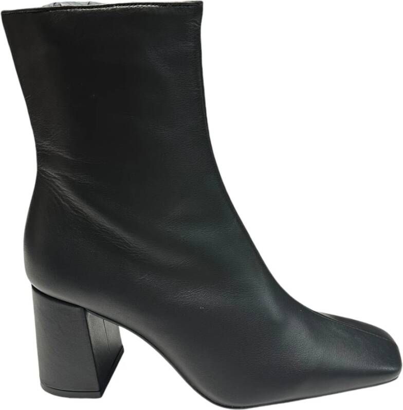 Angel Alarcon Leren enkellaarsjes met 9cm hak Black Dames