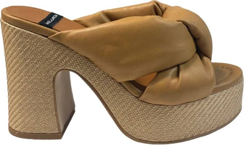 Angel Alarcon Leren sandalen met raffia plateau Beige Dames
