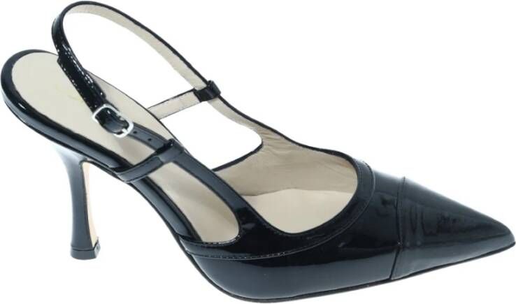 Anna F. 1842 Vernice Pump