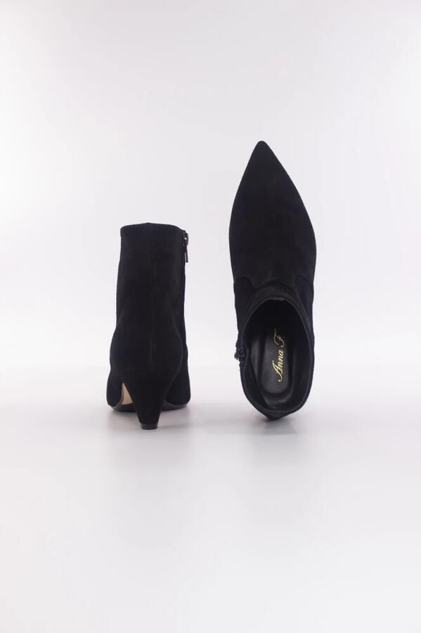 Anna F. Boots Black