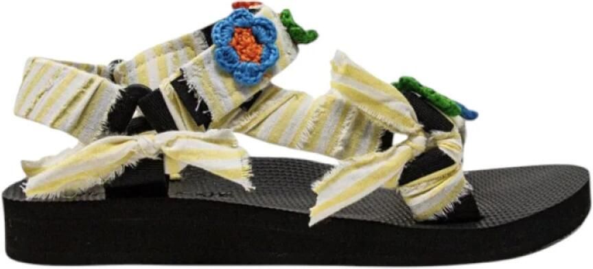 Arizona Love Trekky Crochet Flowers Sandals