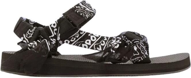 Arizona Love Zwarte Bandana Trekky Sandaal Lichtgewicht Comfortabel Stijlvol