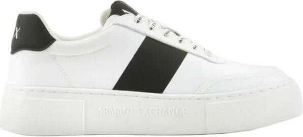 Armani Exchange Elegante Damessneakers met Zwarte Accenten White Dames