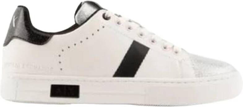 Armani Exchange Stijlvolle Leren Sneakers met Metallic Details White Dames