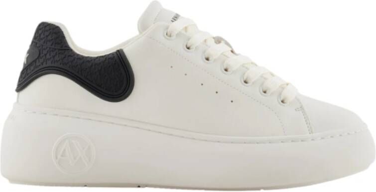 Armani Exchange Witte damessneakers Modern ontwerp