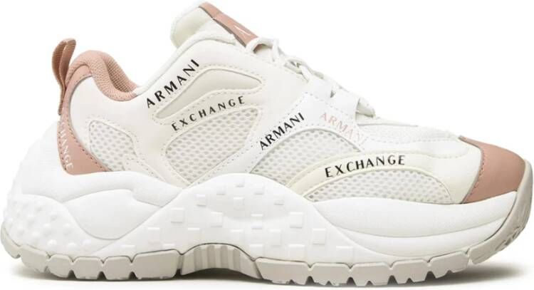 Armani Exchange Xdx120 Xv708 Sneakers Stijlvol Model XDX120 Xv708 Sneakers Beige White Dames