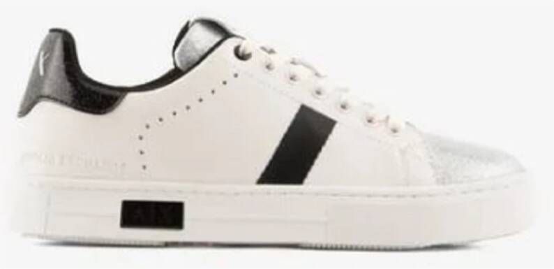 Armani Exchange Stijlvolle Leren Sneakers met Metallic Details White Dames