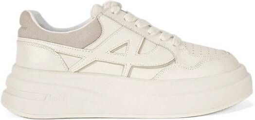 ASH Witte platte schoenen iconische stijl