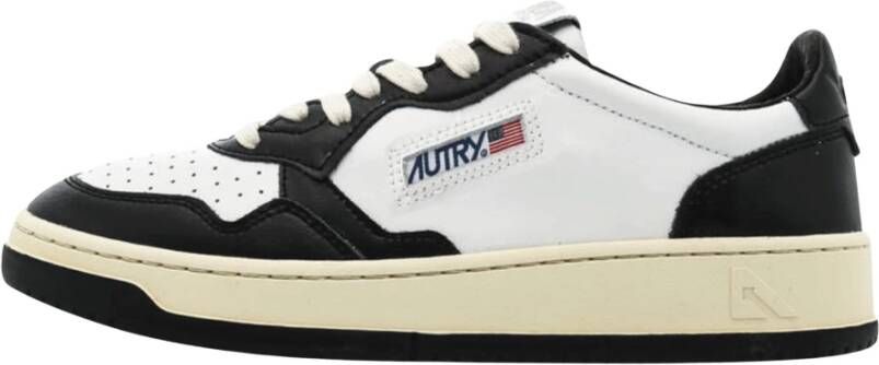 Autry Zwarte lage sneakers met contrasterende inzetstukken Black Dames