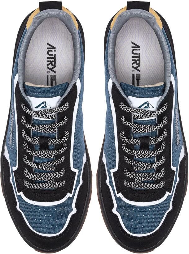 Autry Blauwe Platte Schoenen WildPace Low Sneakers