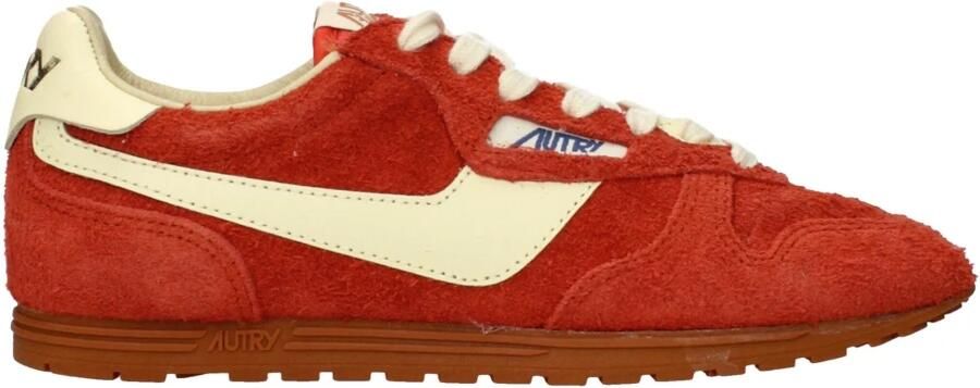 Autry Low-Top Sneakers Textured Suede Sneakers With Smooth Leather Accent in oranje