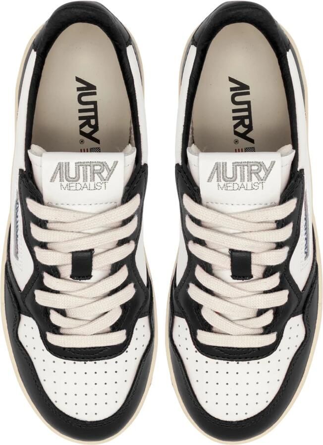 Autry Lage Platform Sneakers in Zwart Wit Leer