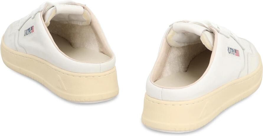 Autry Low-Top Sneakers Alexa Heavy Grain Perforated Soft Leather Slip-On in wit - Foto 2