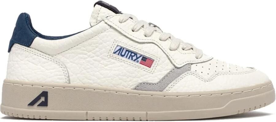 Autry Medalist Low Leather Sneaker