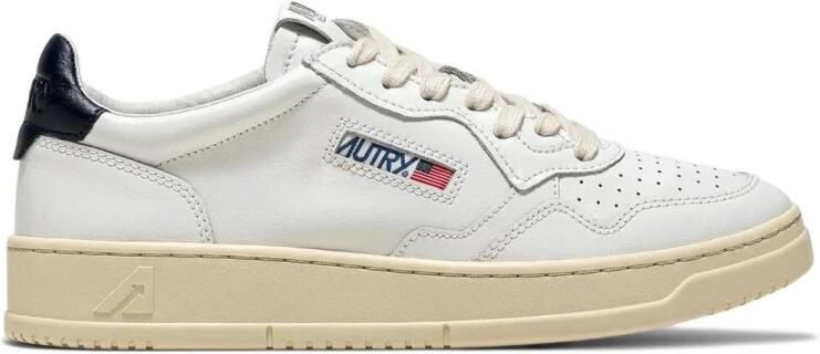 Autry Medalist Low Leather Sneakers
