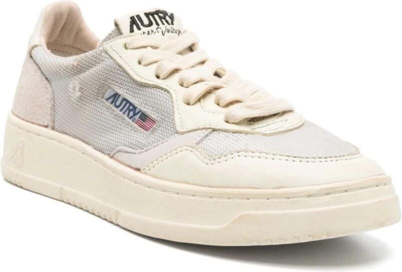 Autry Medalist Low Super Vintage Sneakers