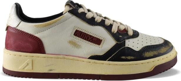 Autry Medalist Low Super Vintage Sneakers