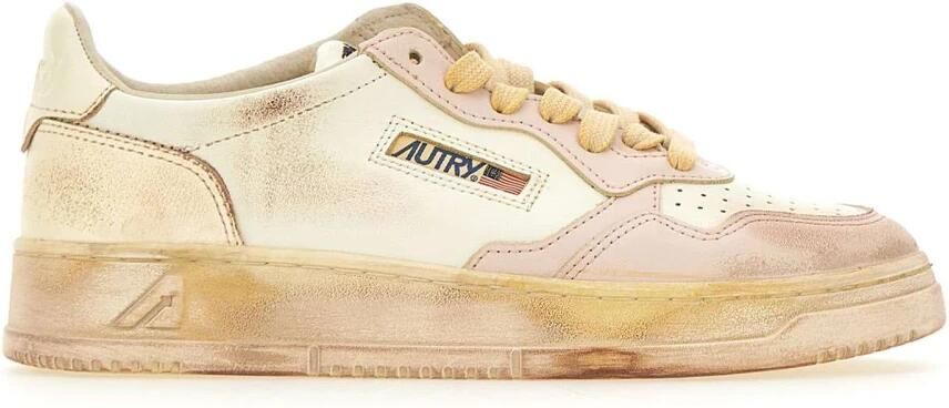 Autry Medalist Low Super Vintage Sneakers