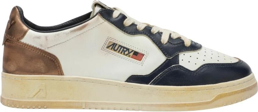 Autry Medalist Low Super Vintage Sneakers