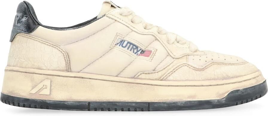 Autry Medalist Low Super Vintage Sneakers