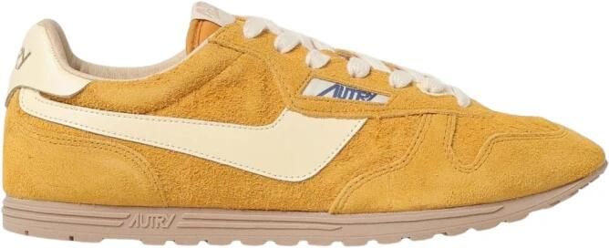 Autry Medalist Suede Low Top Sneaker
