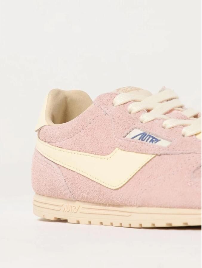 Autry Low-Top Sneakers Low-Profile Vitello And Nylon Sneakers in roze